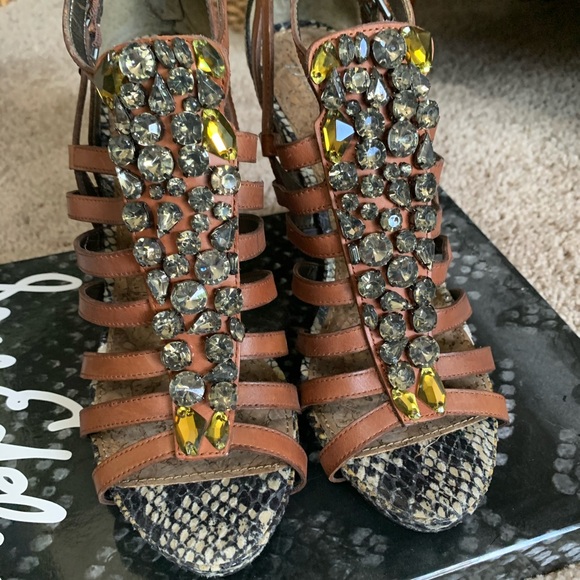 Sam Edelman strappy high heel sandals. - Picture 3 of 4